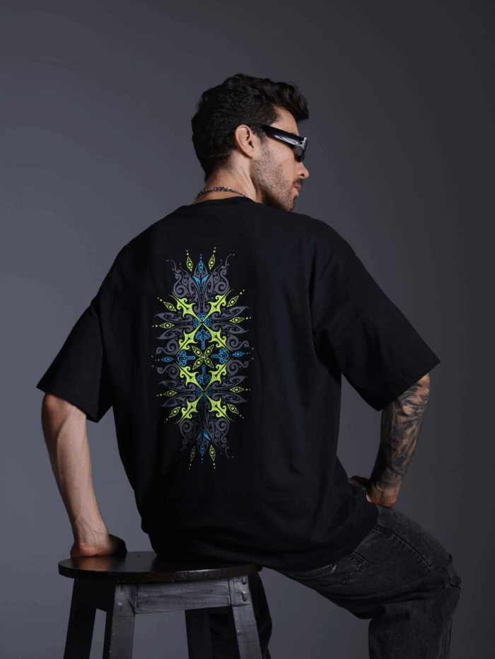 Shroom Mandala Glow in the Dark UV-Glow Oversized T-Shirt - Image 8