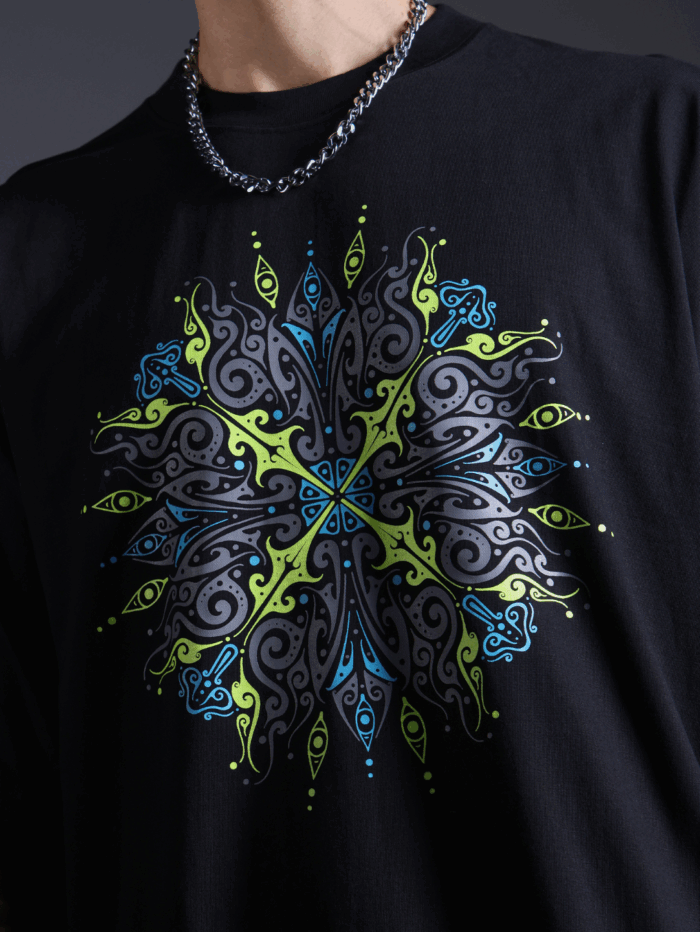 Shroom Mandala Glow in the Dark UV-Glow Oversized T-Shirt - Image 6