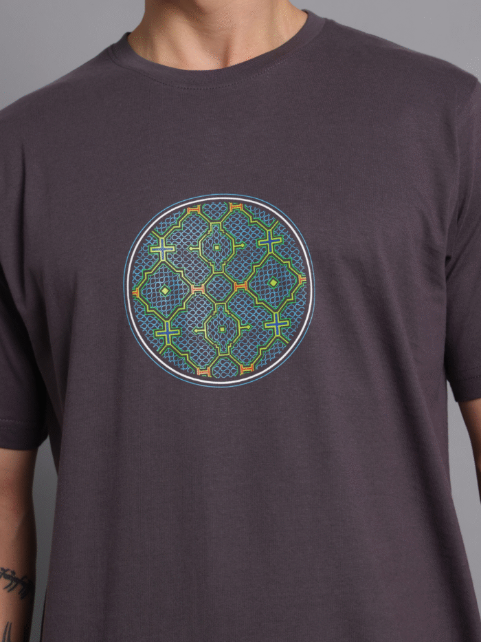 Shipibo Snake (Grey) Glow in the Dark UV-Glow T-Shirt - Image 3